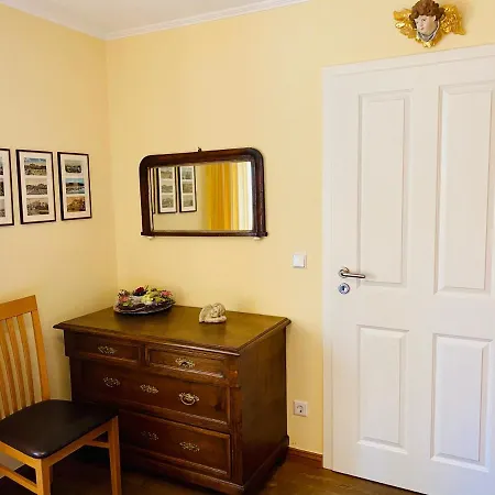 Theresa - 1 Apartment