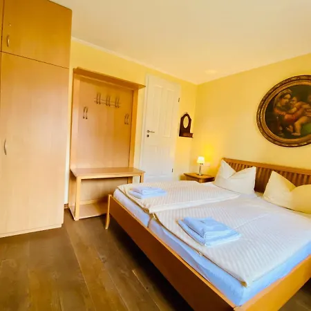 Theresa - 1 Apartment